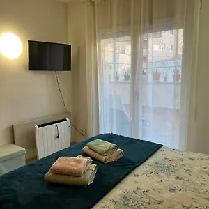 Comode Al Bell Mig De , Gerona Spanje